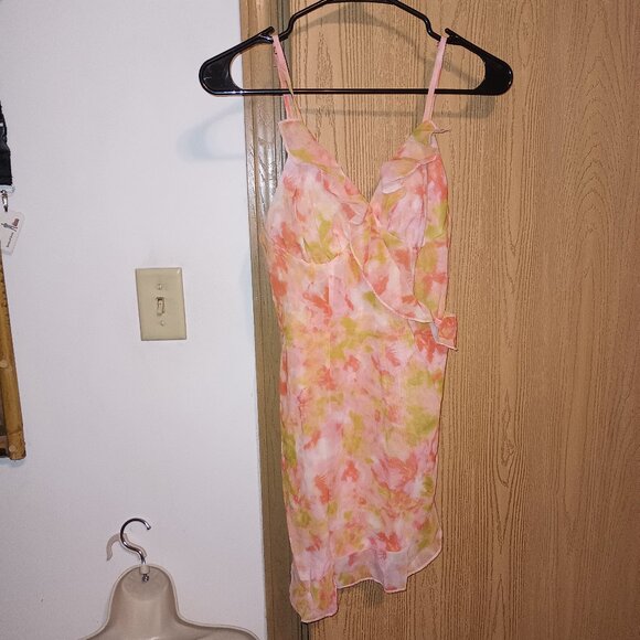 NEW CYAN ROSE OFF Beach Chic Ruffles V-neck Sexy Floral Print Dress Small - Picture 3 of 8